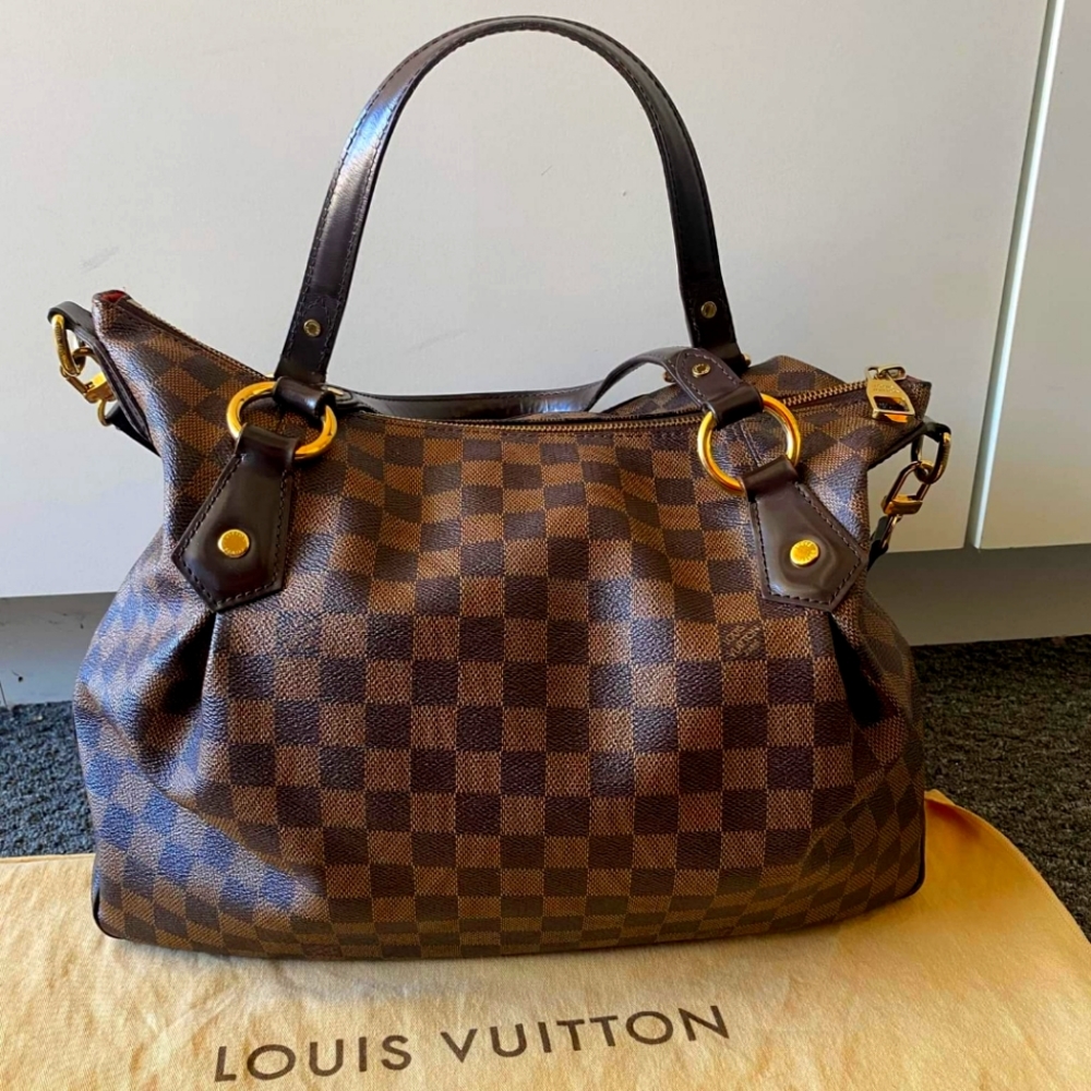 Louis Vuitton Daniel Ebene Evora MM